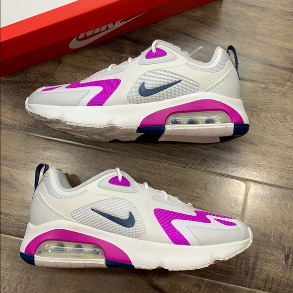 Nike Shoes - NIKE W AIR MAX 200 running shoes